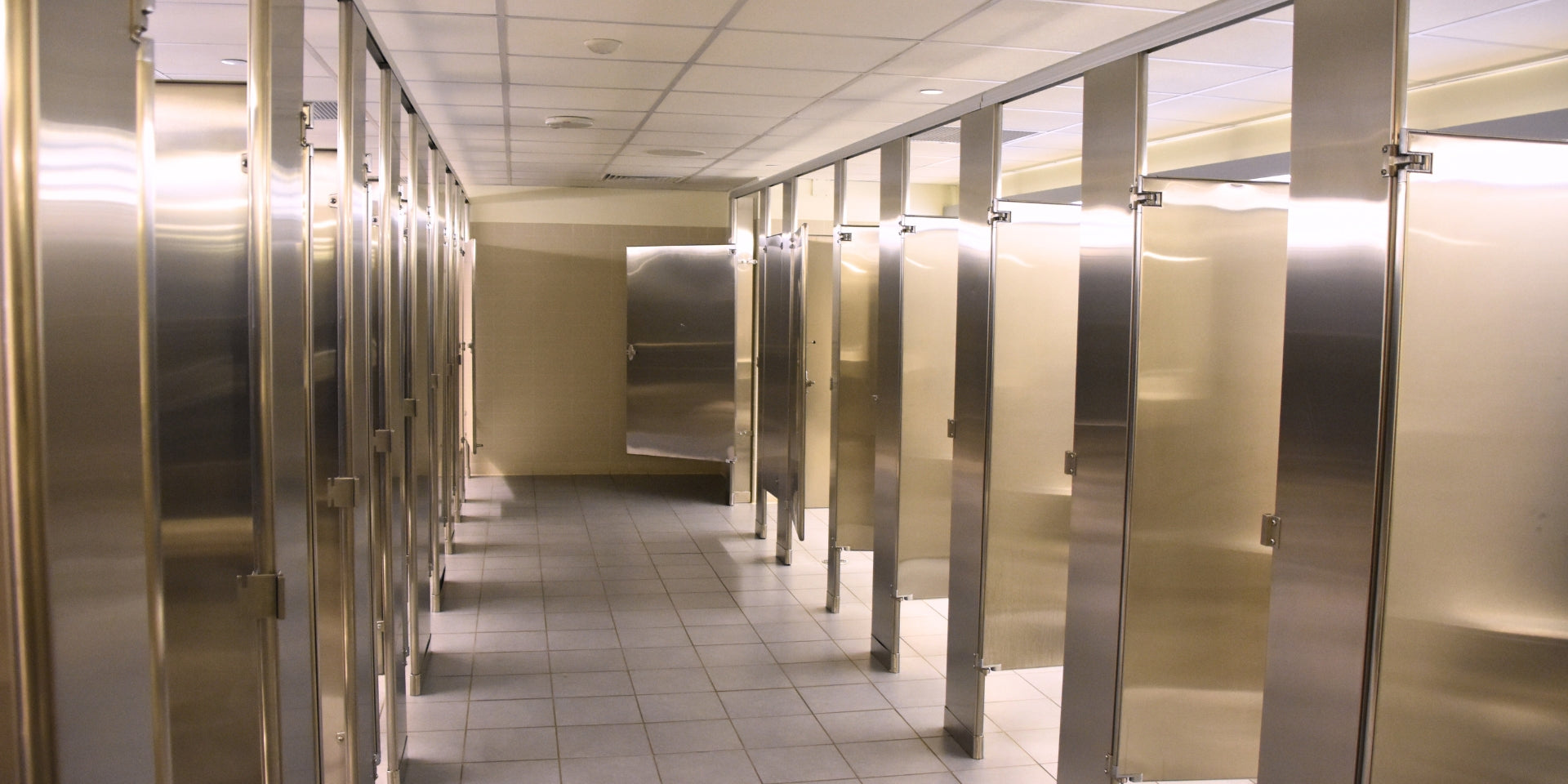 nettoyer cup menstruelle lieux public rincer