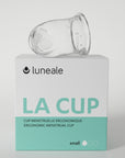 Packshot de La Cup Luneale taille S avec sa boîte : cup menstruelle française, idéale pour les flux légers et les débutantes. Protection périodique durable, confortable et adaptée au sport et au quotidien.