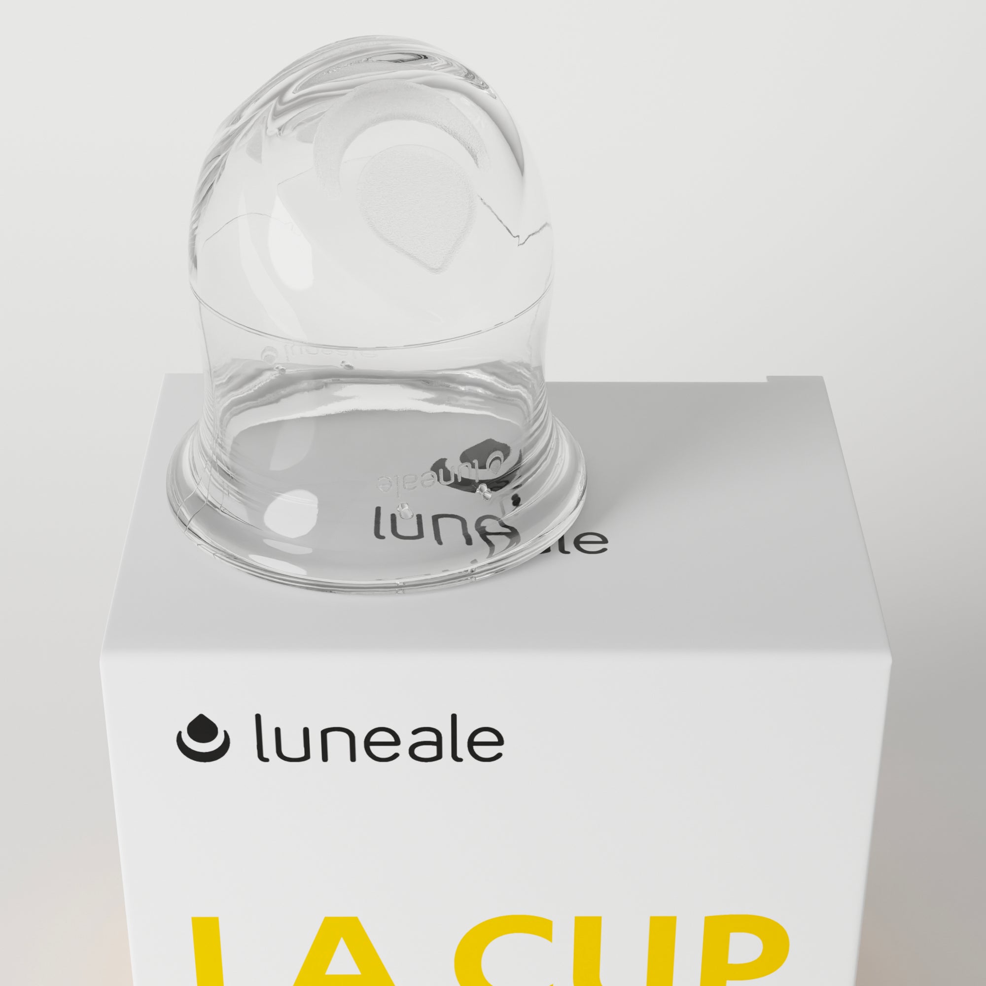 Packshot de La Cup Luneale taille Lavec sa boîte : cup menstruelle française, idéale pour les flux abondants. Protection périodique durable, confortable et adaptée au sport et au quotidien.